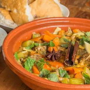 Рецепт Рагу из ягненка с абрикосами и мятой