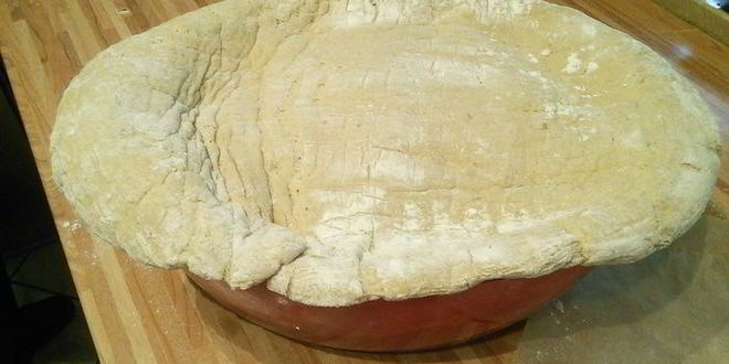 Рецепт слоеного рагу из мяса и овощей под хлебной корочкой