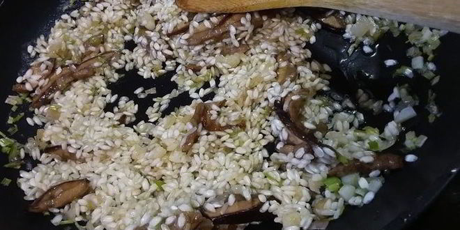 Рецепт ризотто с белыми грибами и шпинатом