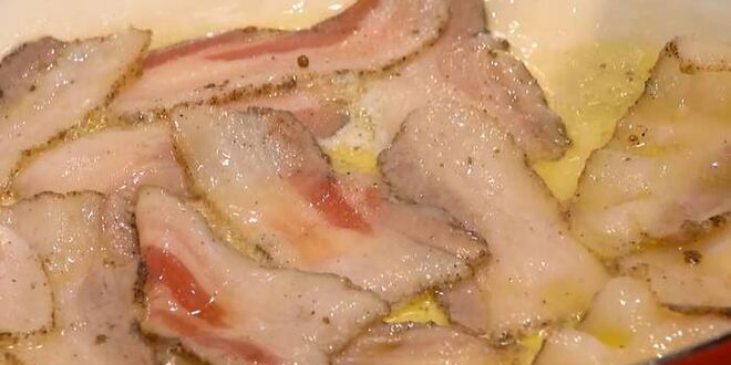 Рецепт ризотто с перепелиными яйцами и копченым салом