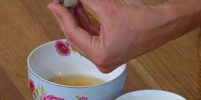 Рецепт ризотто с перепелиными яйцами и копченым салом