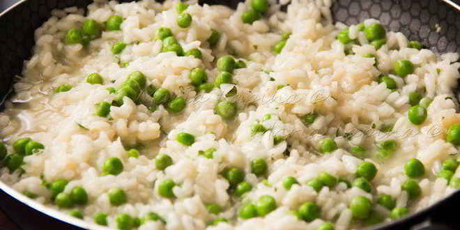 Рецепт ризотто с зеленым горошком, сыром джюгас и мятой
