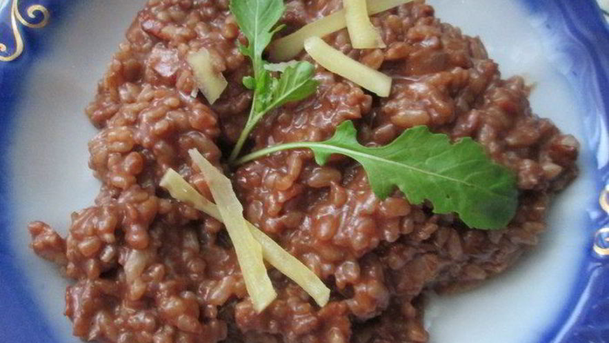 Рецепт шоколадного ризотто с беконом и руколой