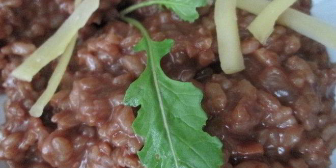 Рецепт шоколадного ризотто с беконом и руколой