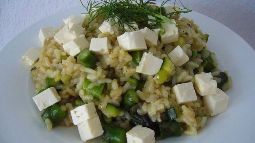 Рецепт весеннего ризотто со спаржей, фенхелем, цукини и фетой