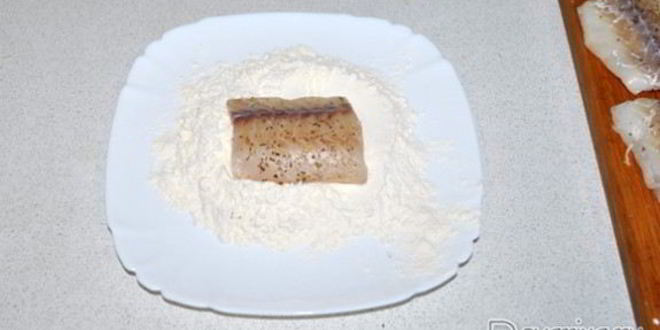 Рецепт белой рыбы в панировке с сыром