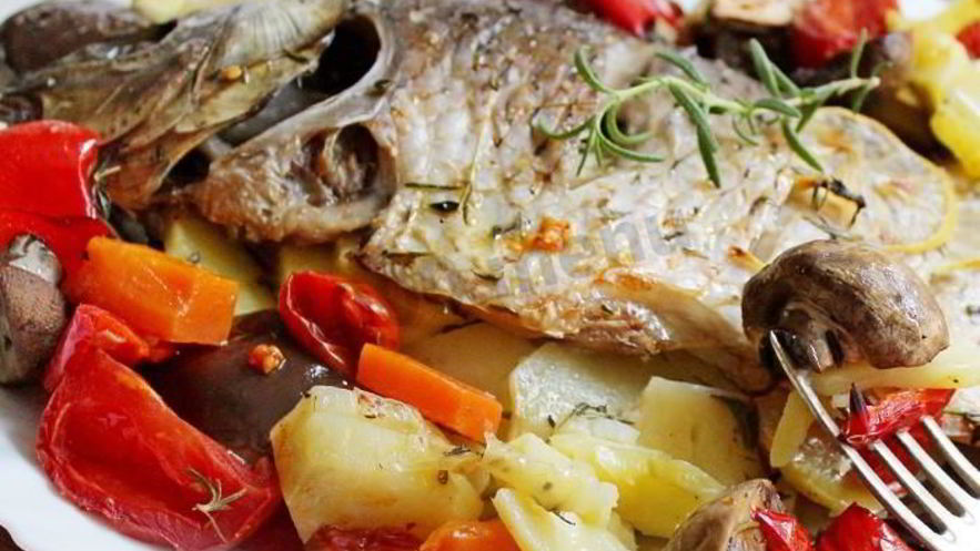Рецепт карпа в рукаве в духовке