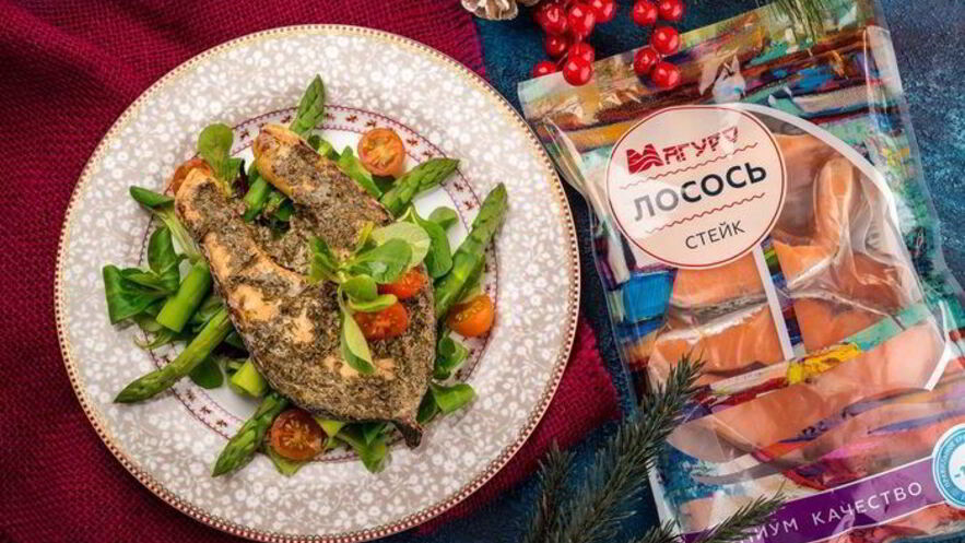 Рецепт лосося под нежным соусом с овощами