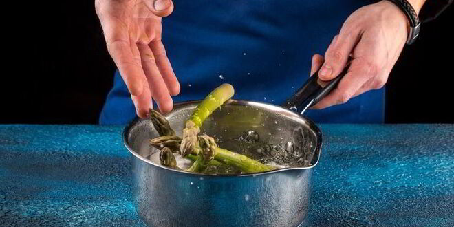 Рецепт лосося под нежным соусом с овощами