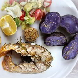 Рецепт Осетра, запеченного в духовке целиком