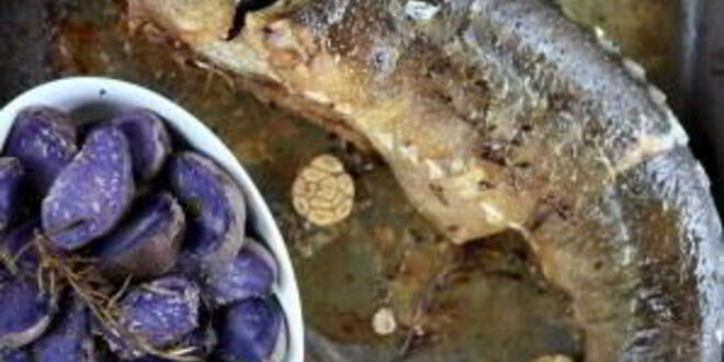 Рецепт осетра, запеченного в духовке целиком