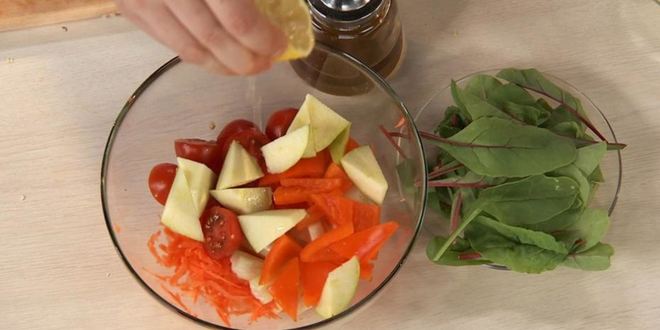 Рецепт судака в панировке с легким салатом