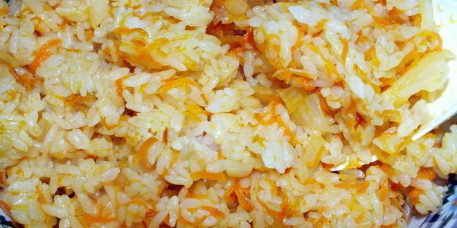 Рецепт тилапии с винными грушами на рисовой подушке