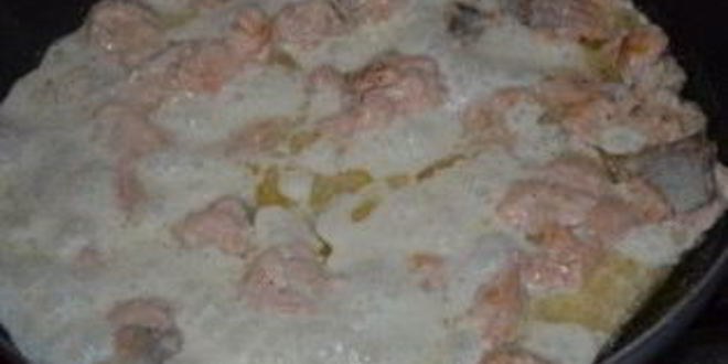 Рецепт жареной семги под сливочным соусом