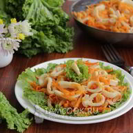 Рецепт Жареных кальмаров с луком и морковью