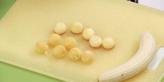 Рецепт фруктовых шашлычков в кокосовом бисквите