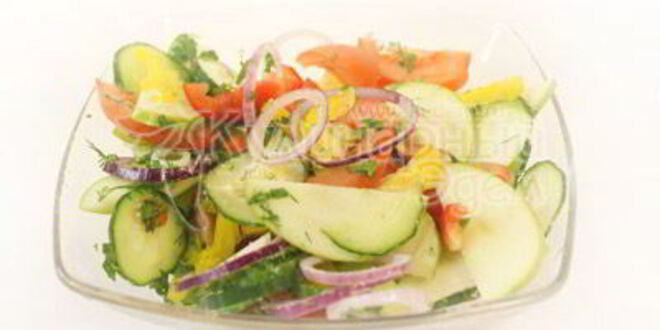 Рецепт куриного шашлыка с острым салатом