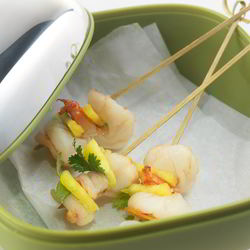 Рецепт Шашлычков из креветок и ананасов