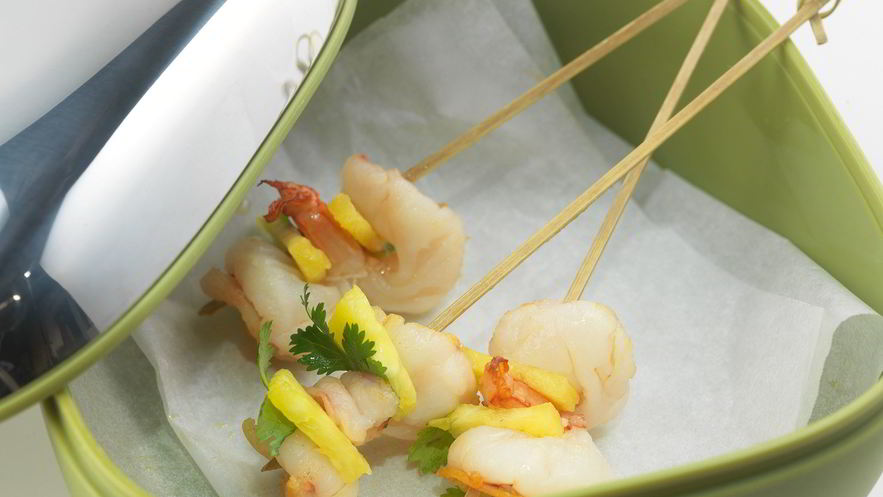 Рецепт шашлычков из креветок и ананасов