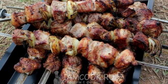Рецепт шашлыка из свинины с луком в армянском маринаде