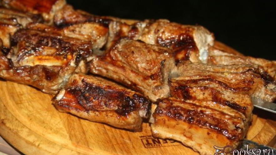 Рецепт шашлыка из свиных ребрышек в быстром маринаде