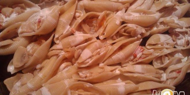 Рецепт конкильонь под сыром и стейк