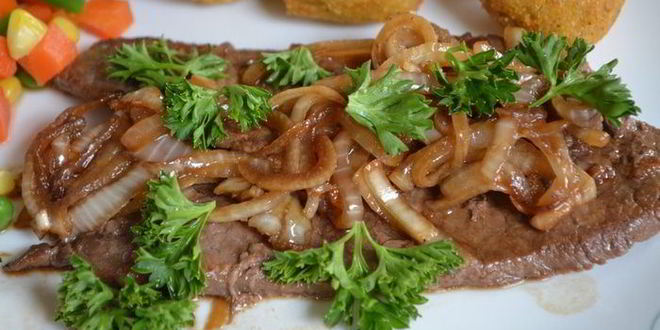 Рецепт маринованных стейков с луком