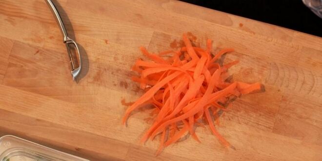 Рецепт минутного стейка со смайл-глазуньей