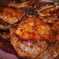 Рецепт Сочных острых стейков рибай на мангале на решетке