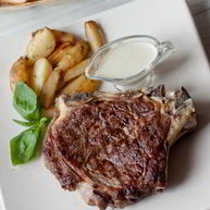 Рецепт Стейка из говядины со сливочным соусом из голубого сыра