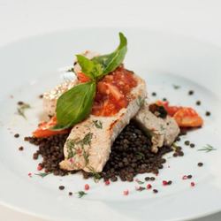 Рецепт Стейка из индейки с чечевицей и томатным соусом