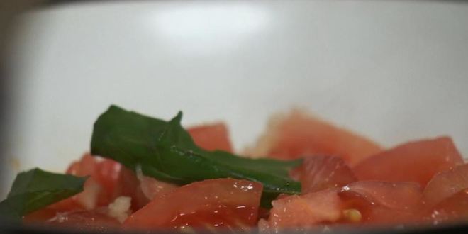 Рецепт стейка из индейки с чечевицей и томатным соусом