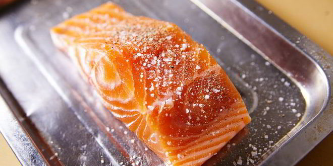 Рецепт стейка из лосося с овощами