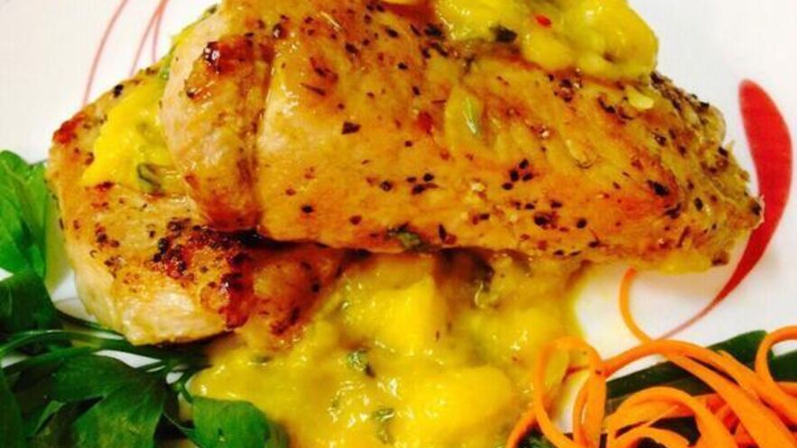 Рецепт стейка из свинины под манговым соусом