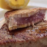 Рецепт Стейка из тунца на сковороде