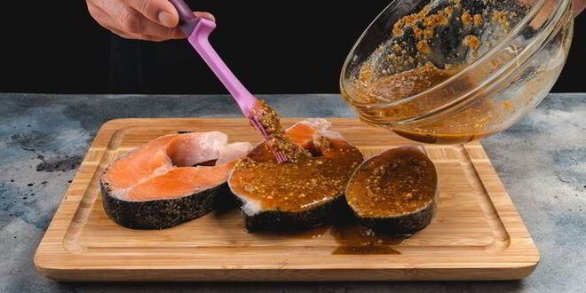 Рецепт стейка лосося в медово-имбирном маринаде