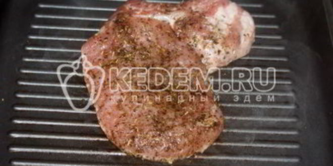 Рецепт стейка свиного на сковороде