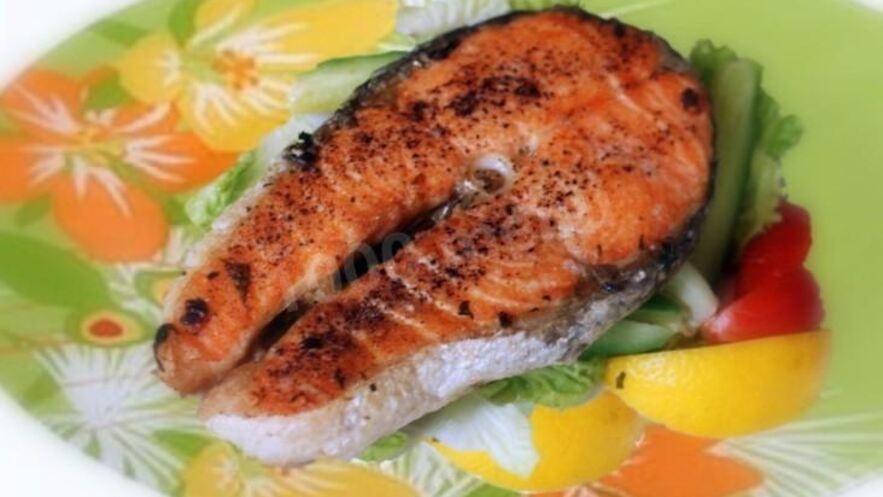 Рецепт запеченных стейков форели в духовке