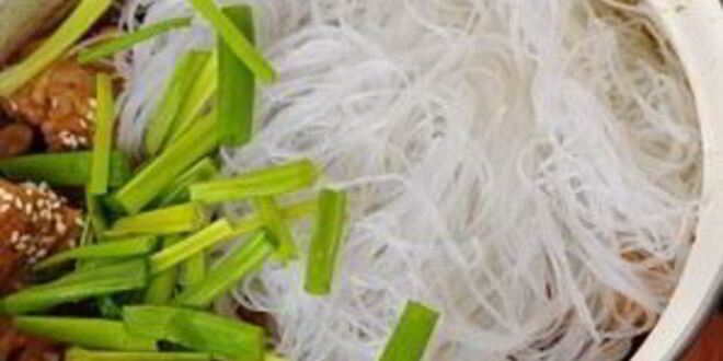 Рецепт стеклянной лапши с курицей и овощами