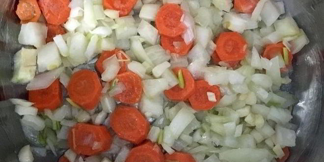 Рецепт домашних тефтелей в томатном соусе с зеленым булгуром