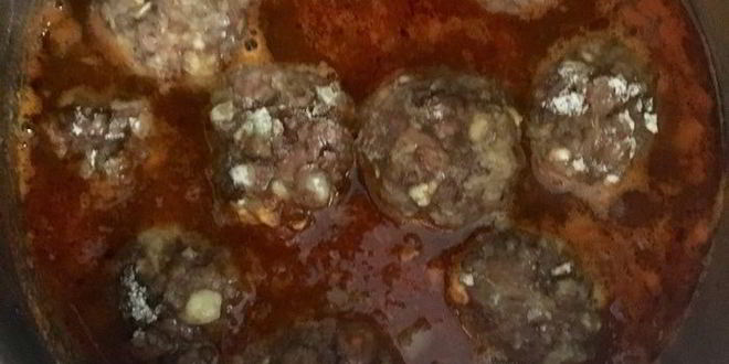 Рецепт домашних тефтелей в томатном соусе с зеленым булгуром