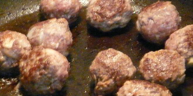 Рецепт испанских пикантных тефтелей с рисом и стручковой фасолью