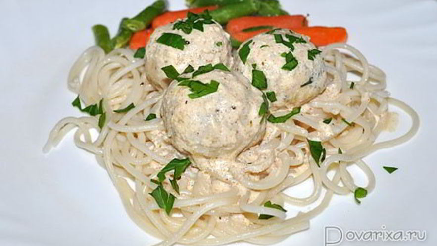 Рецепт куриных тефтелей в сливках