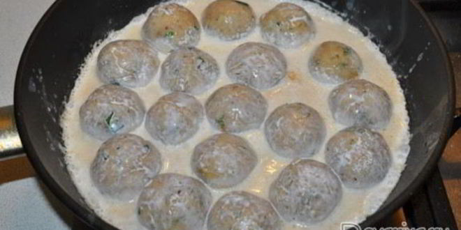 Рецепт куриных тефтелей в сливках