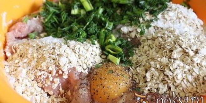 Рецепт паровых куриных тефтелей с овощами и овсяными хлопьями