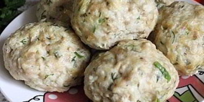 Рецепт паровых куриных тефтелей с овощами и овсяными хлопьями