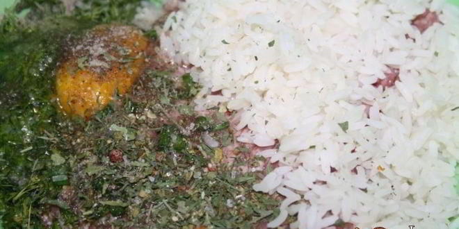 Рецепт свиного-говяжьих тефтельки тушеные в томате с овощами