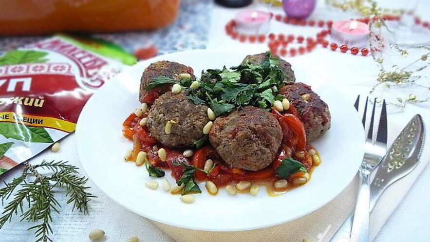 Рецепт тефтелей из баранины с томатным соусом и кедровыми орешками