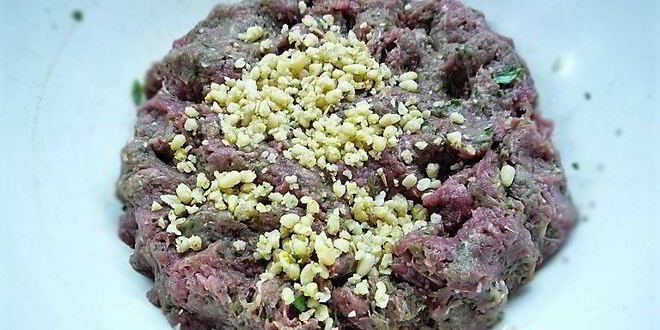 Рецепт тефтелей из баранины с томатным соусом и кедровыми орешками