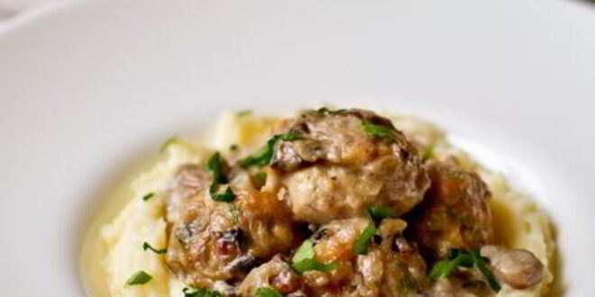 Рецепт тефтелей с соусом из шампиньонов